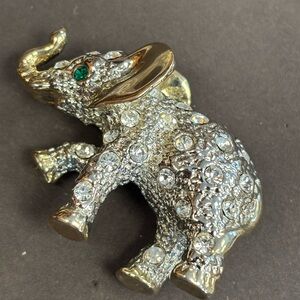Silver rhinestone Elephant broach.